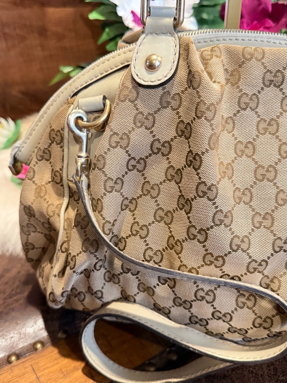 Gucci Beige GG Canvas Dome Satchel with Ivory Trim - Picture 3 of 16